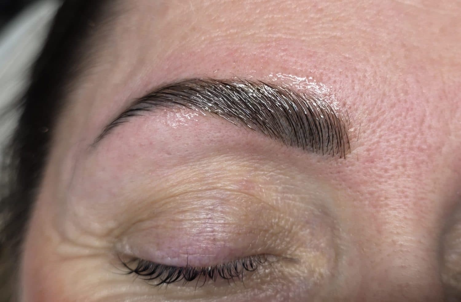 Brynslaminering i Beauty Concept, Drammen - velstelte, formede bryn